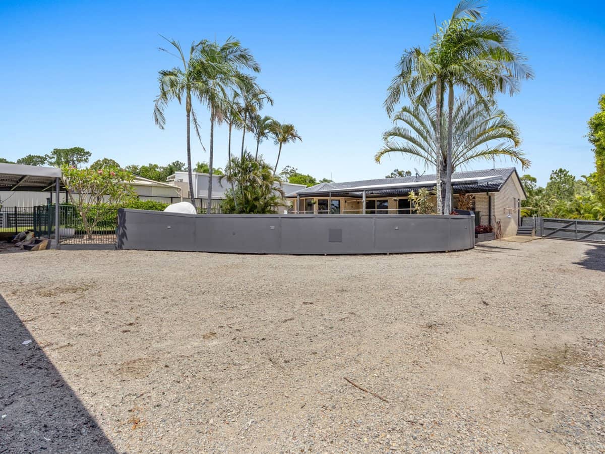 7 Kentucky Crescent, OXENFORD - Thumbnail 17