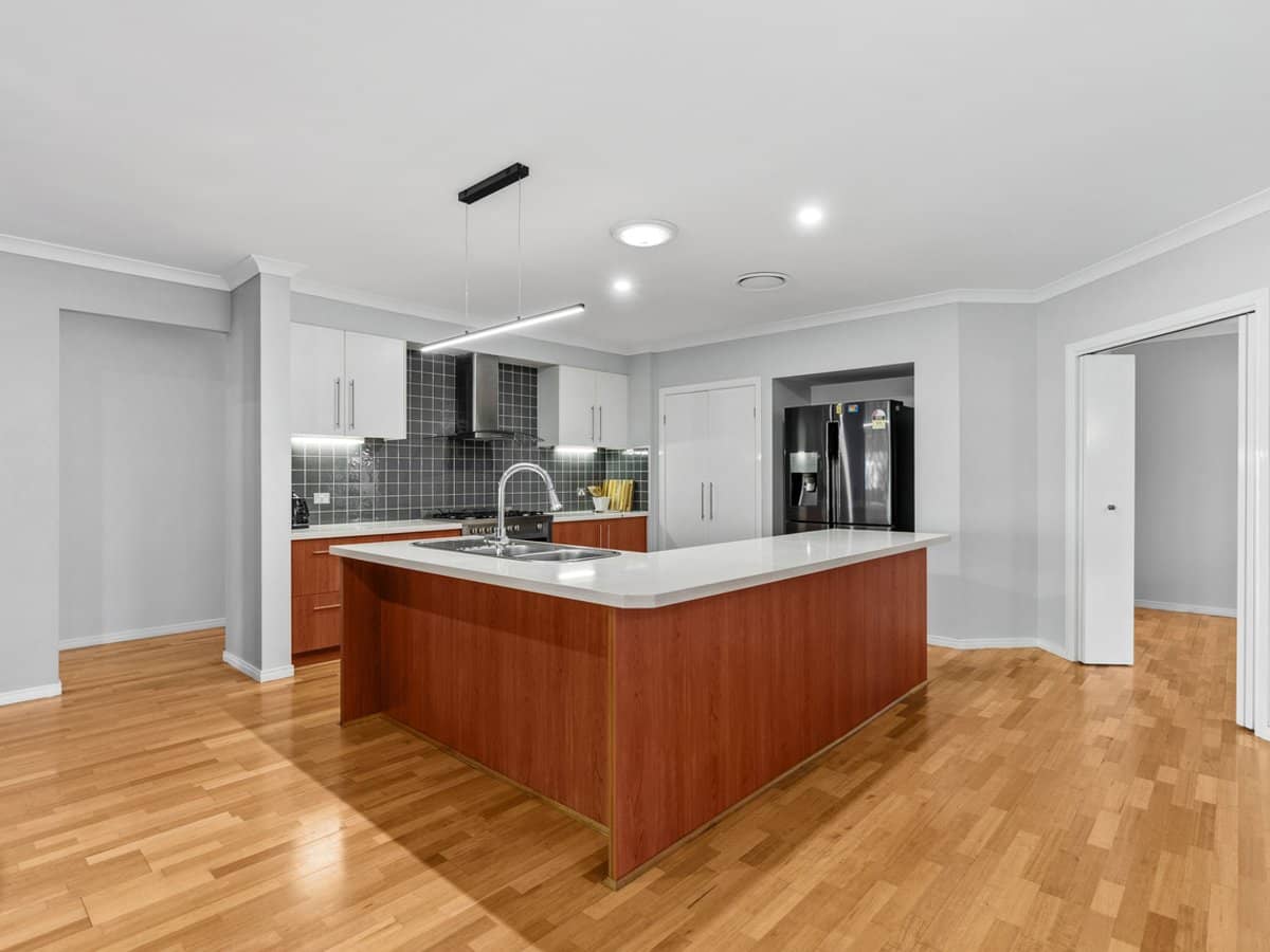 4 Venison Crescent, SPRINGFIELD LAKES - Thumbnail 4