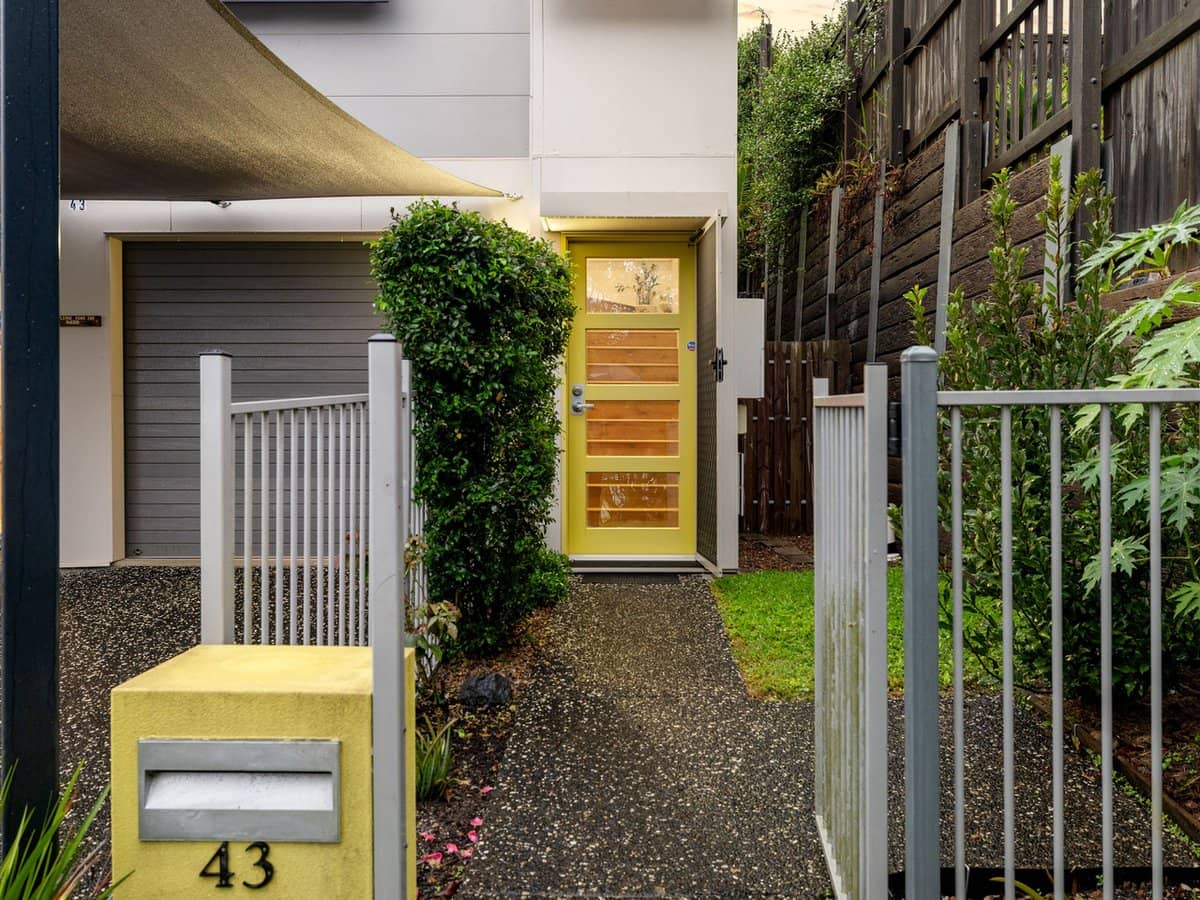 43 Troost Circuit, Bellbird Park - Thumbnail 2