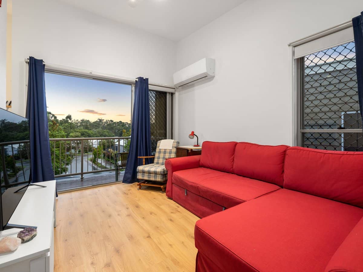 43 Troost Circuit, Bellbird Park - Thumbnail 3