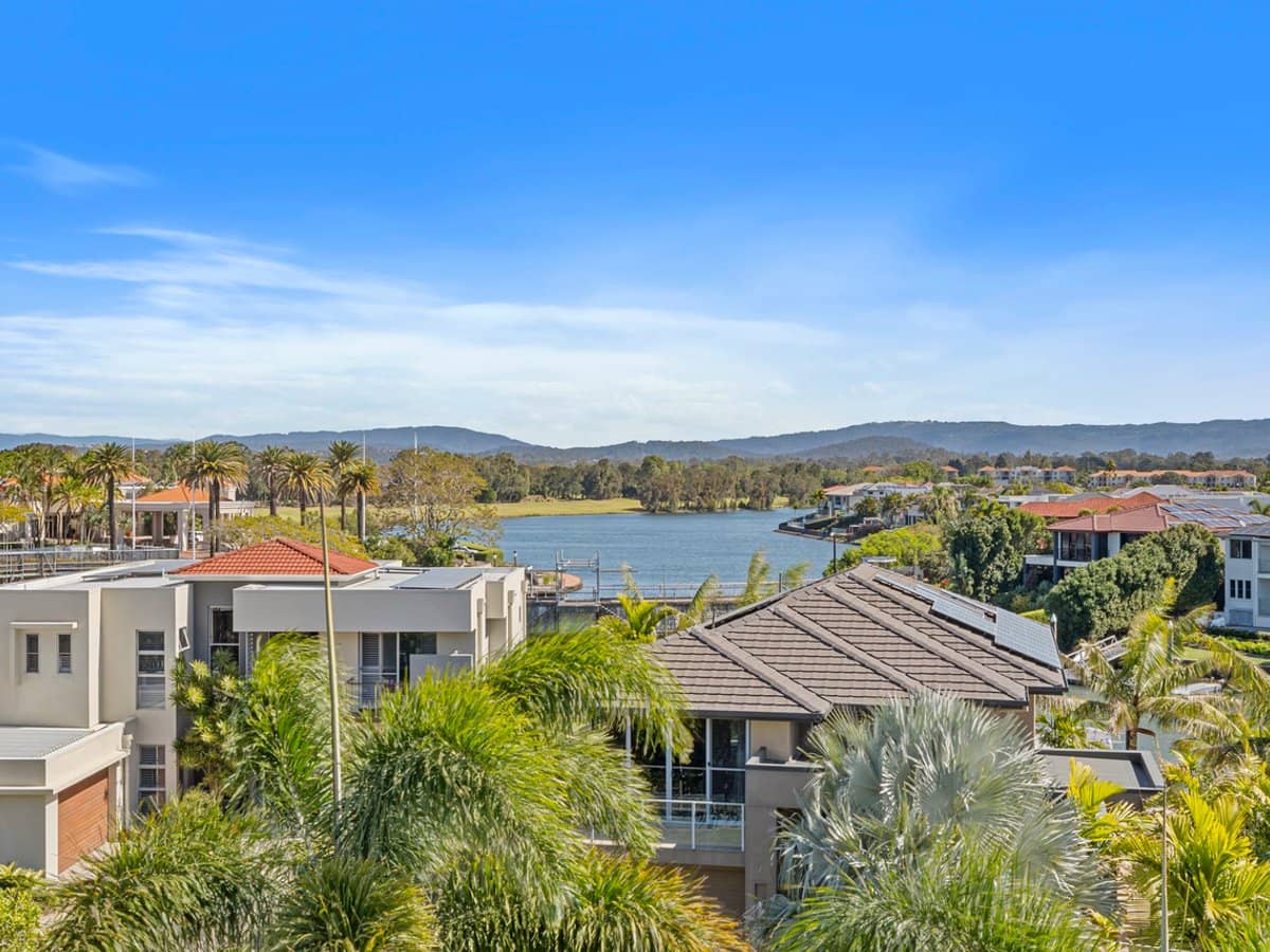 2 Activa Way, HOPE ISLAND - Thumbnail 1