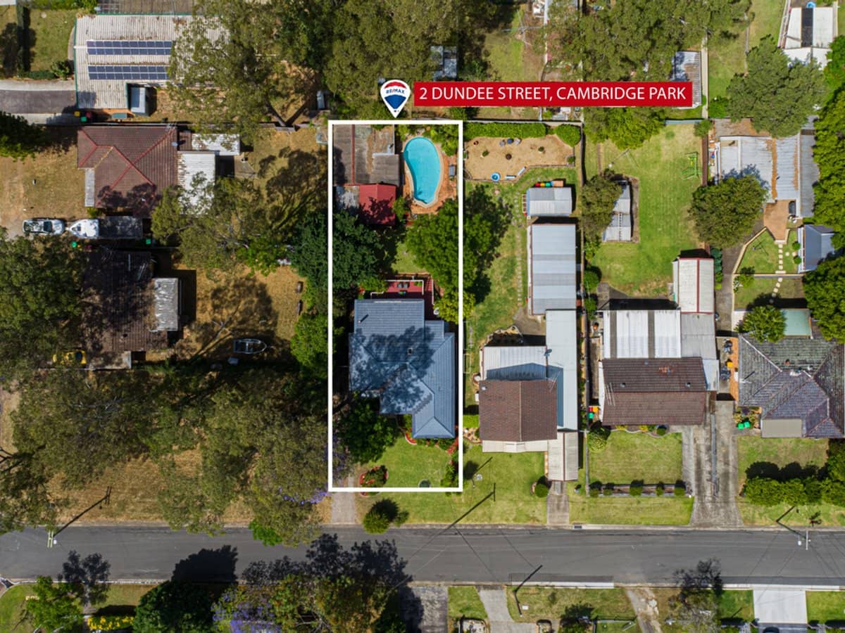 2 DUNDEE Street, CAMBRIDGE PARK - Thumbnail 2