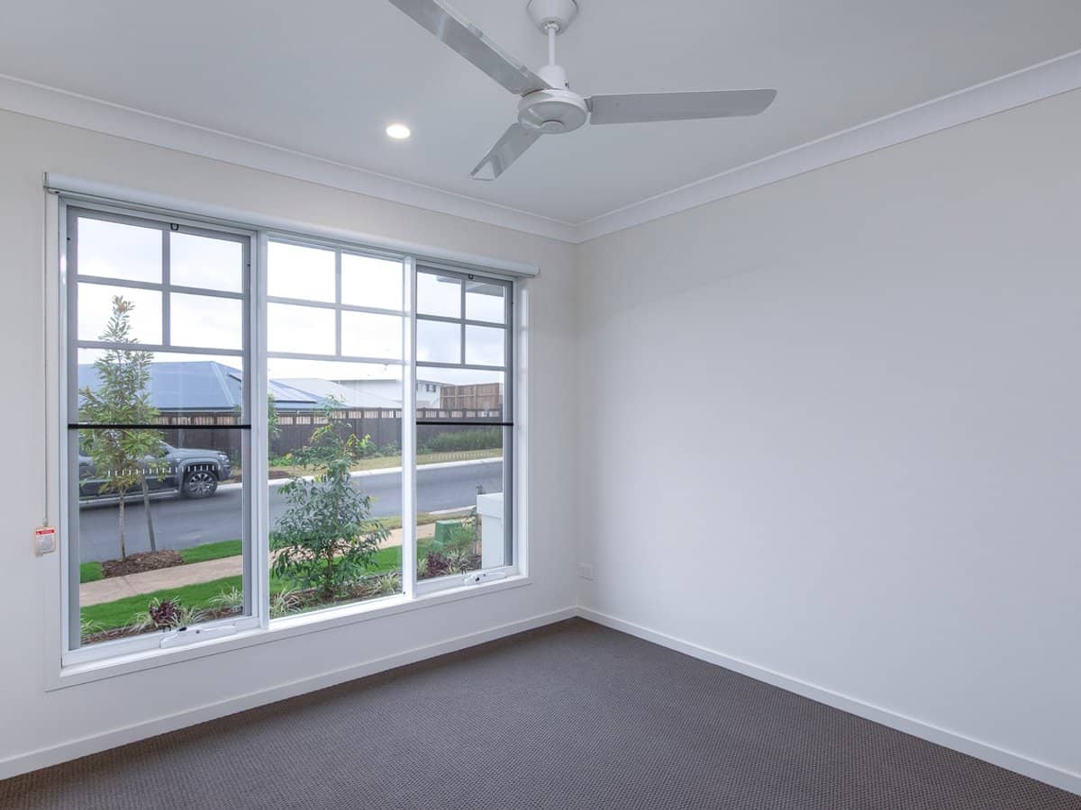 12 Silvertail Street, REDBANK PLAINS - Thumbnail 2