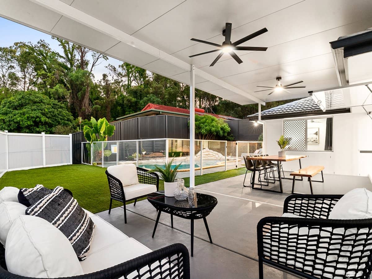 2 Dorchester Court, OXENFORD - Thumbnail 1