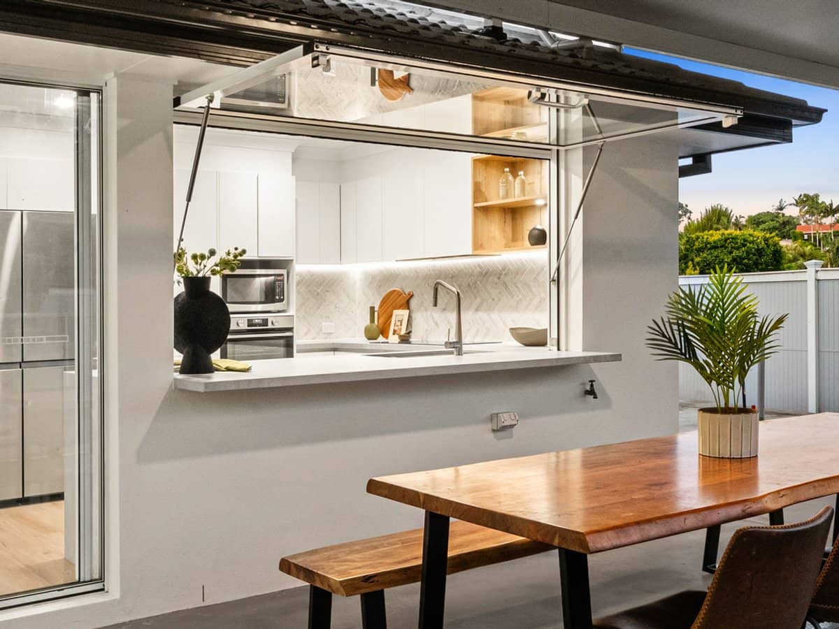 2 Dorchester Court, OXENFORD - Thumbnail 3