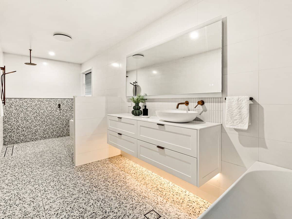 2 Dorchester Court, OXENFORD - Thumbnail 11