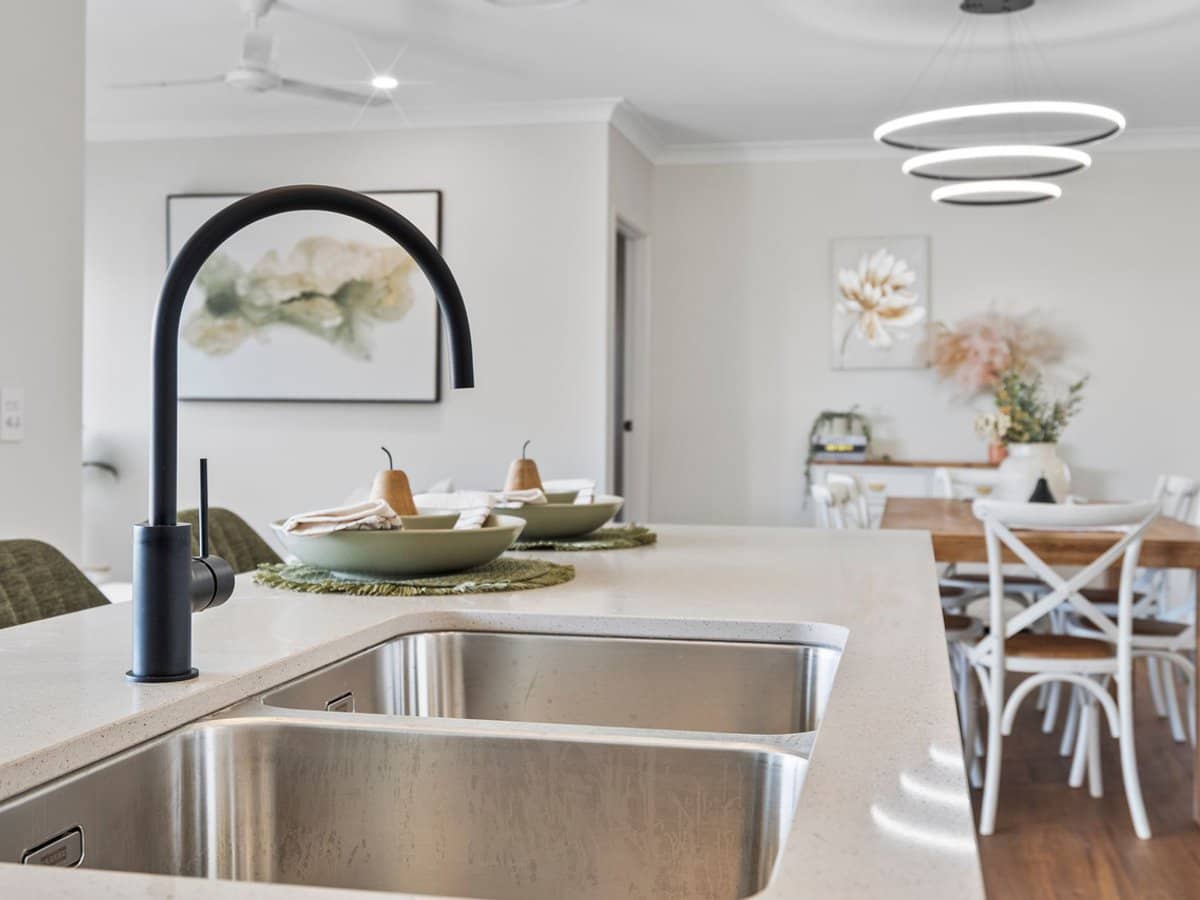 14 Celestial Road, FLAGSTONE - Thumbnail 8