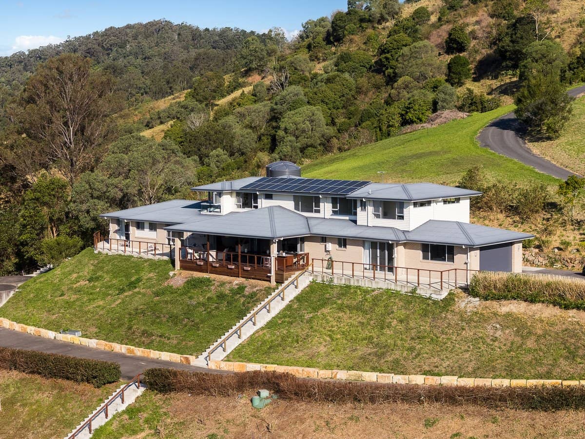 165 Morrison Road, Cedar Creek - Thumbnail 2