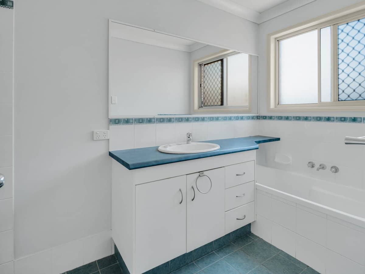 42 Merton Drive, UPPER COOMERA - Thumbnail 16