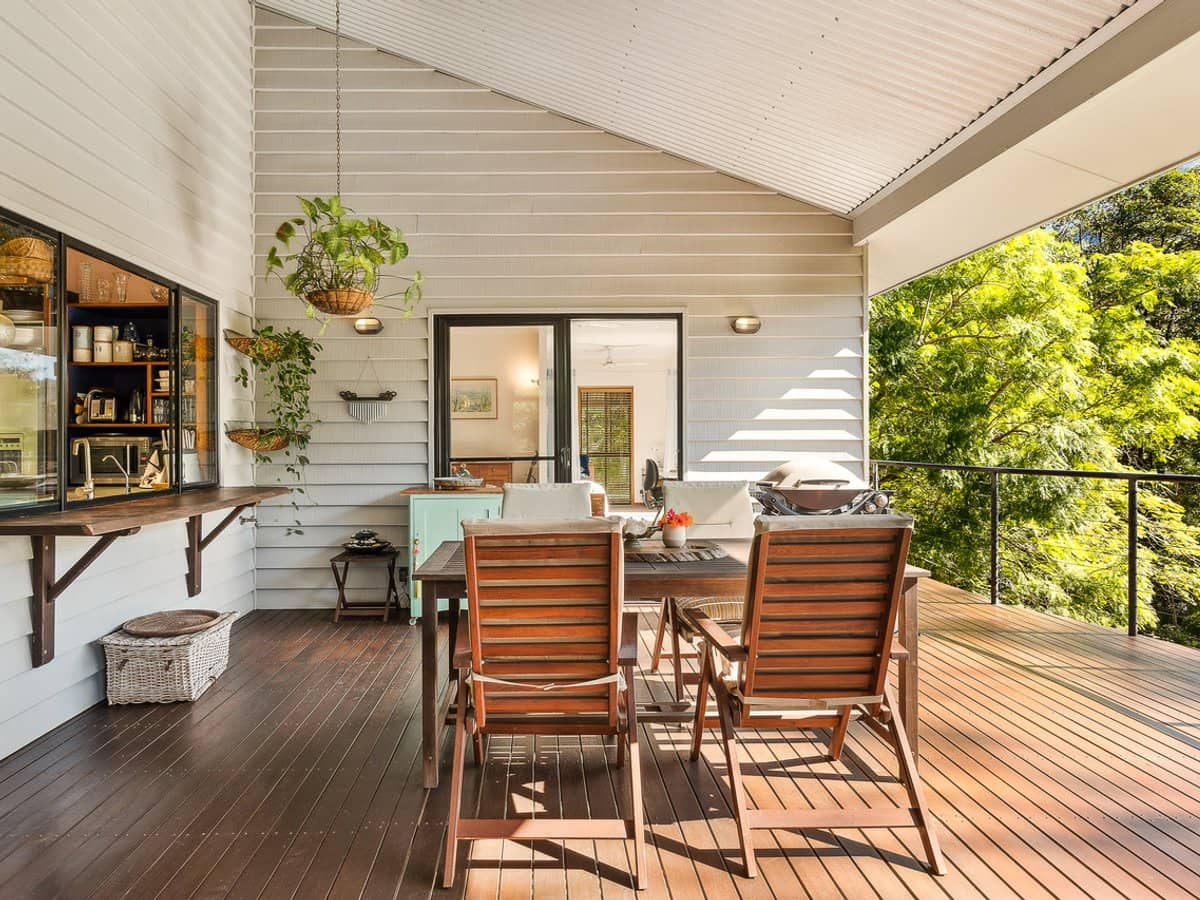 901 Cedar Creek Road, Cedar Creek - Thumbnail 2