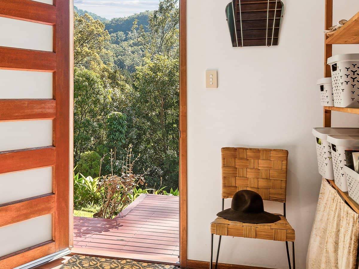 901 Cedar Creek Road, Cedar Creek - Thumbnail 5