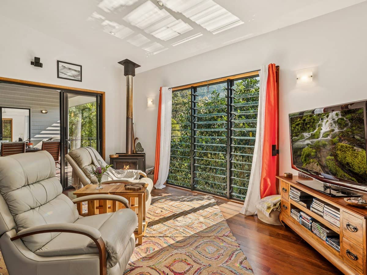 901 Cedar Creek Road, Cedar Creek - Thumbnail 10