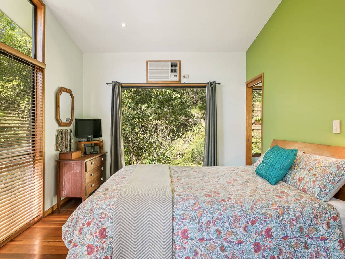 901 Cedar Creek Road, Cedar Creek - Thumbnail 11