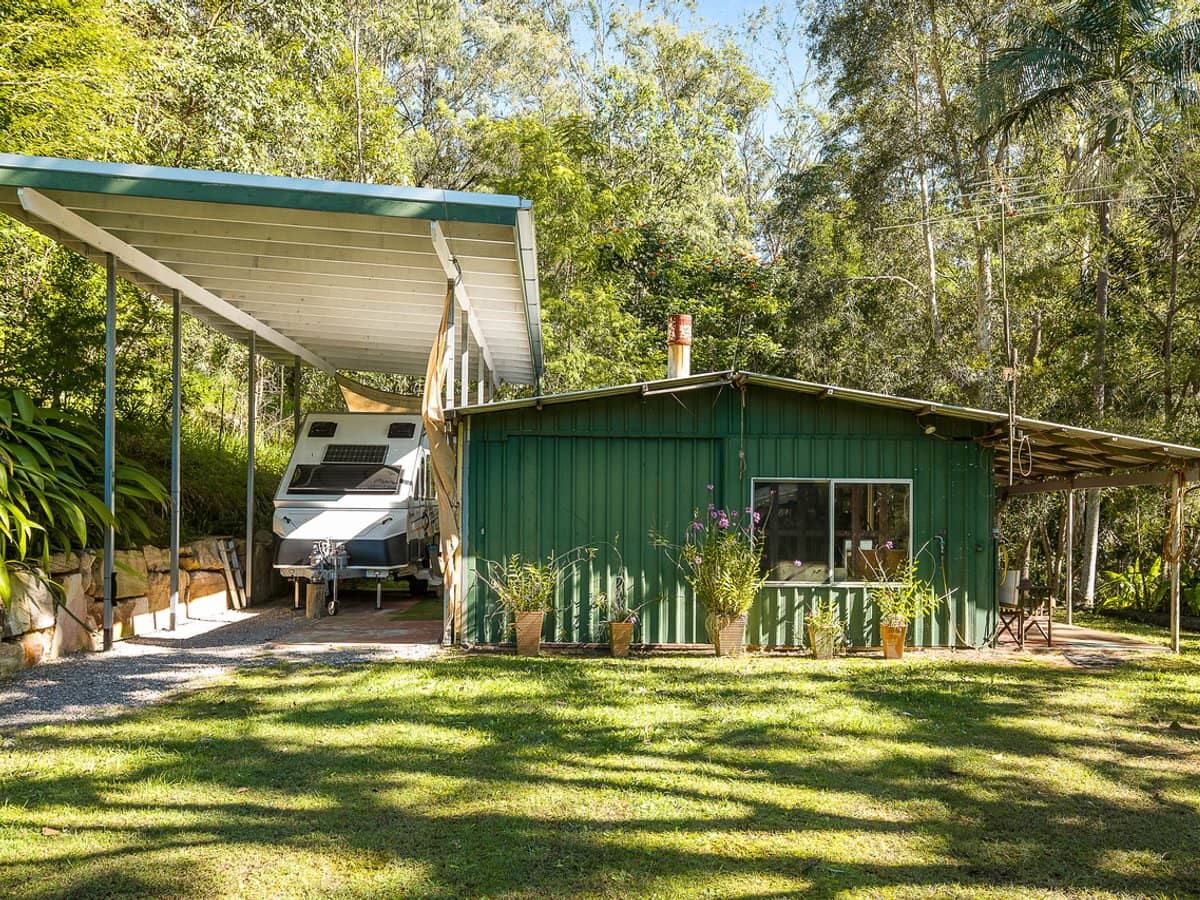 901 Cedar Creek Road, Cedar Creek - Thumbnail 17