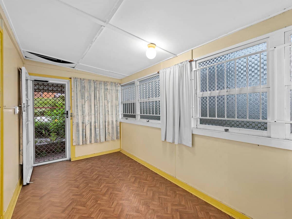 6 Miriam Street, HOLLAND PARK WEST - Thumbnail 6