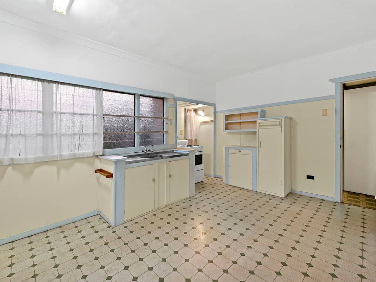 6 Miriam Street, HOLLAND PARK WEST - Thumbnail 8