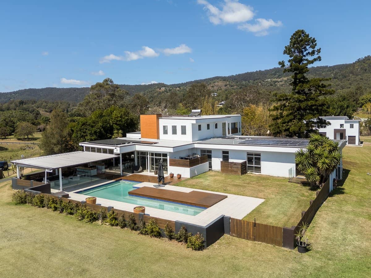 7 Janley Court, Wights Mountain - Thumbnail 1