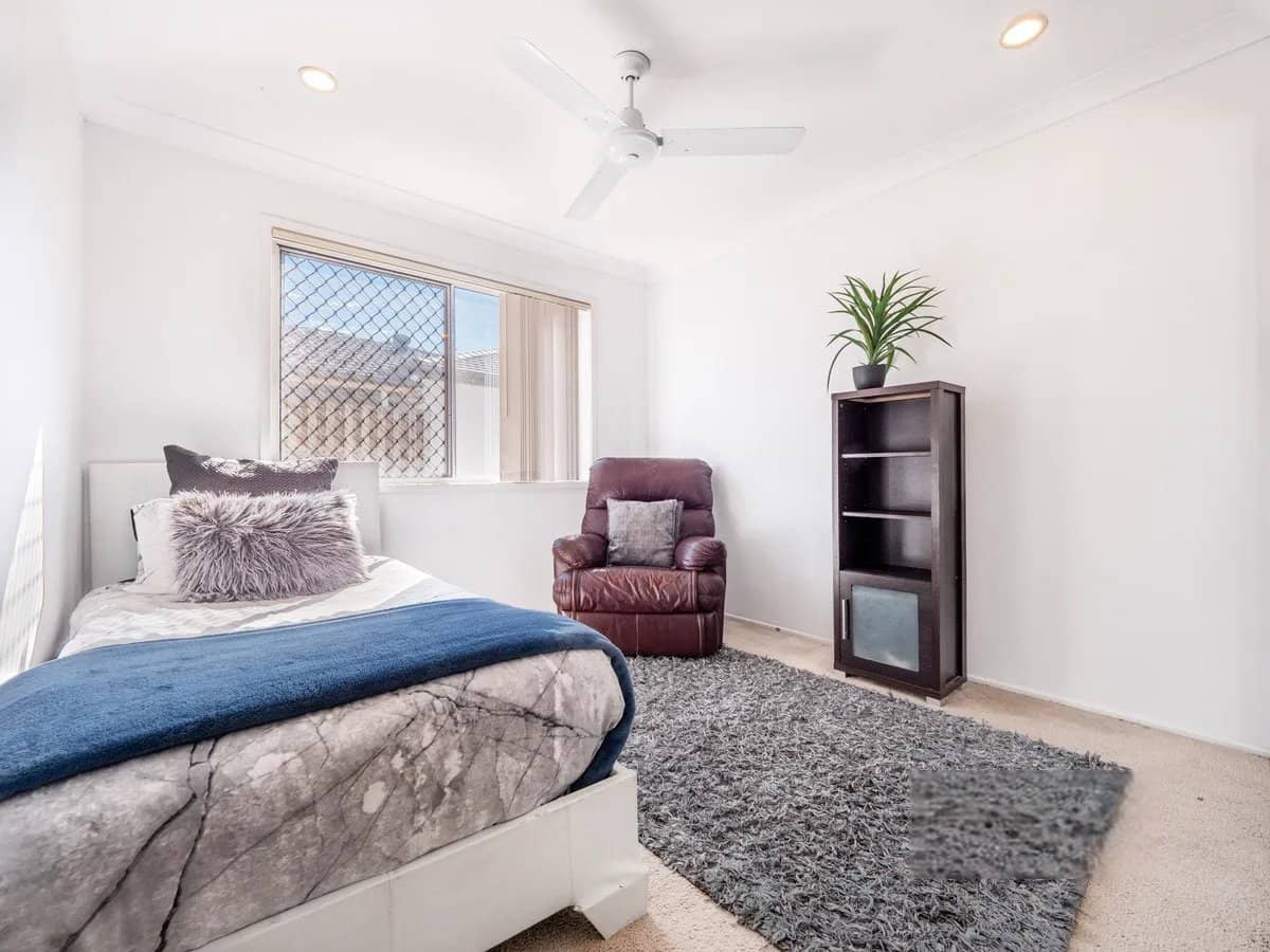 13 Aquatic Street, BERRINBA - Thumbnail 9