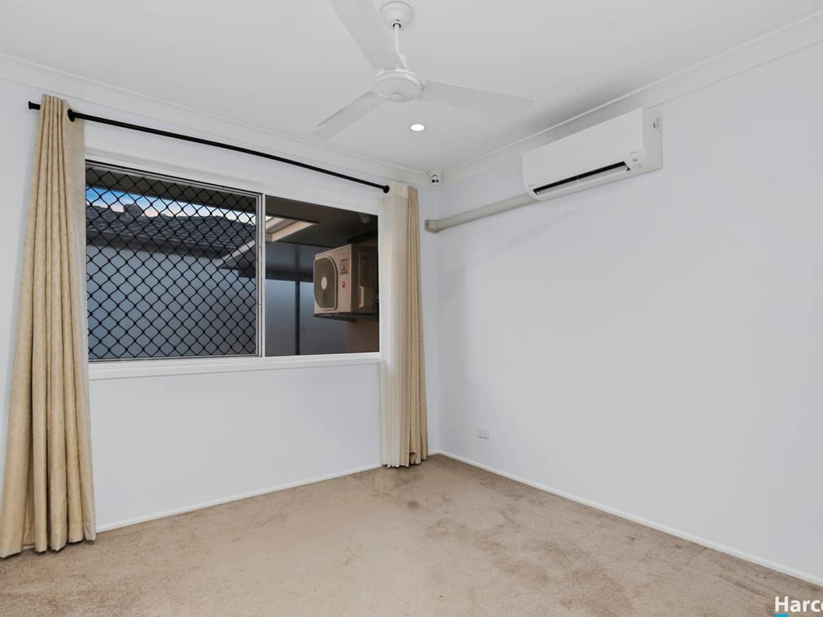 13 Aquatic Street, BERRINBA - Thumbnail 11