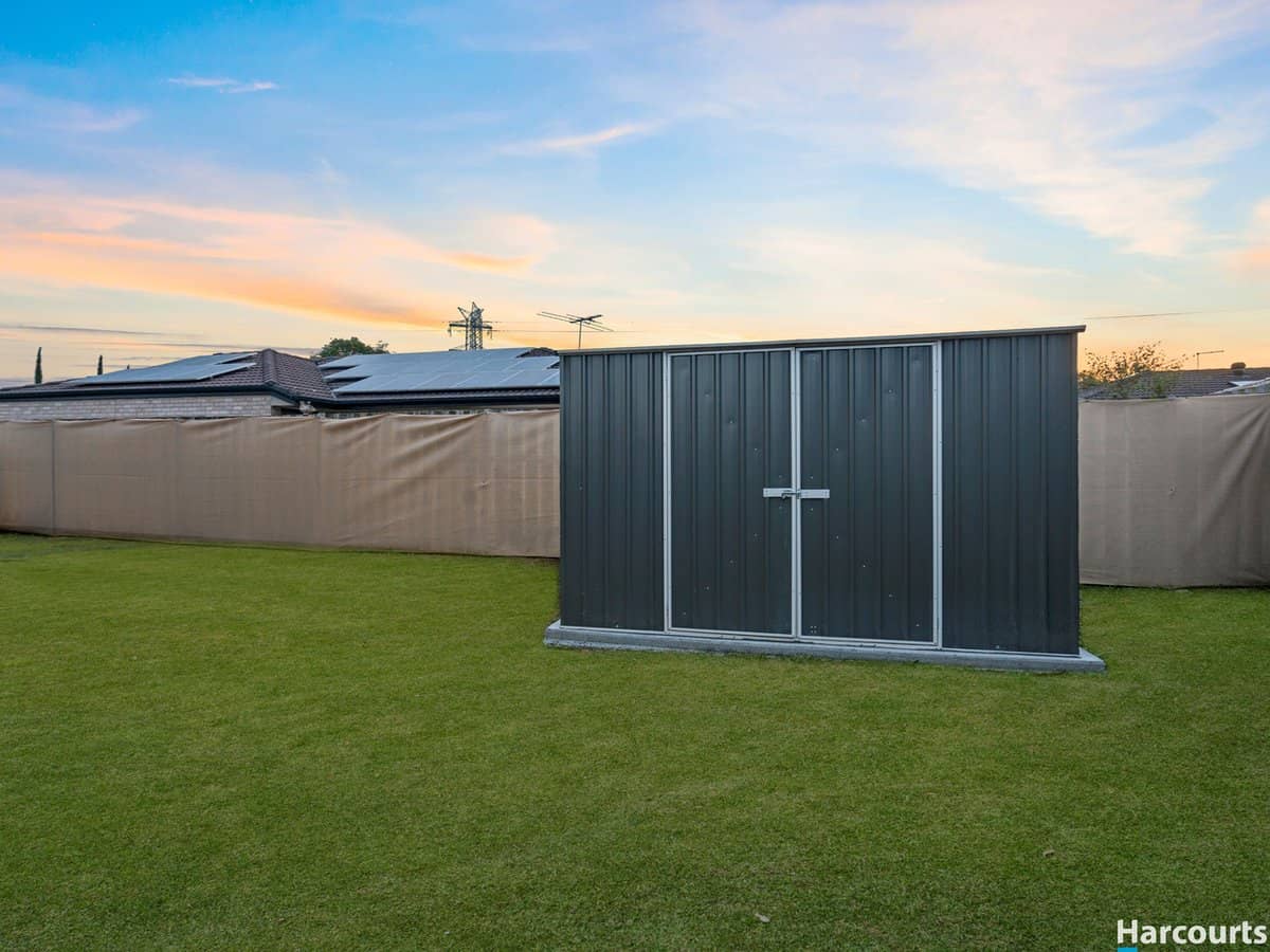 13 Aquatic Street, BERRINBA - Thumbnail 16