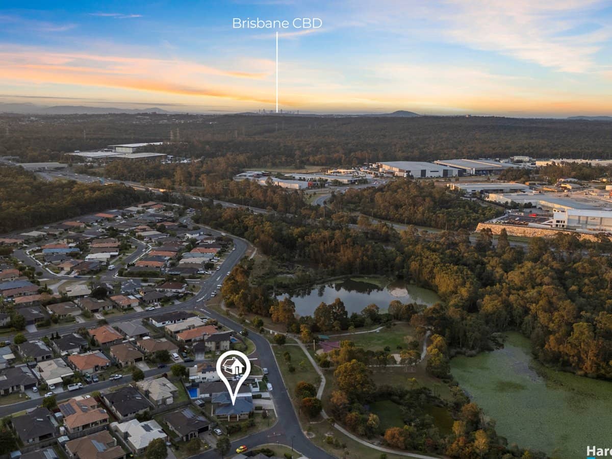 13 Aquatic Street, BERRINBA - Thumbnail 23