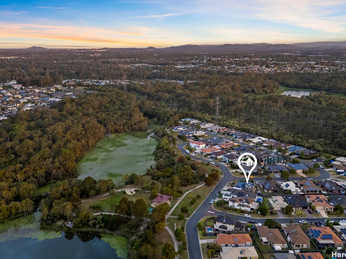 13 Aquatic Street, BERRINBA - Thumbnail 26