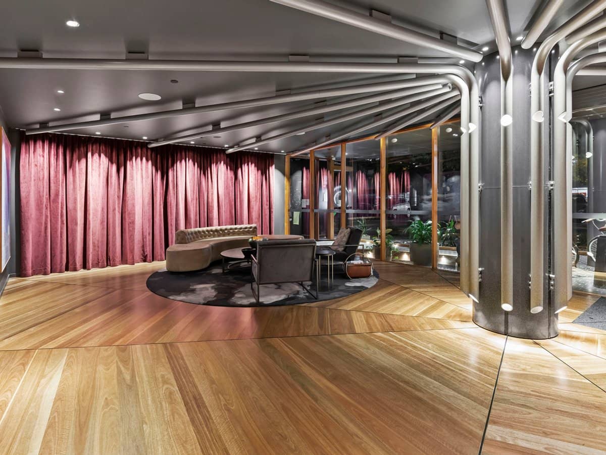 62 Logan Road, WOOLLOONGABBA - Thumbnail 3