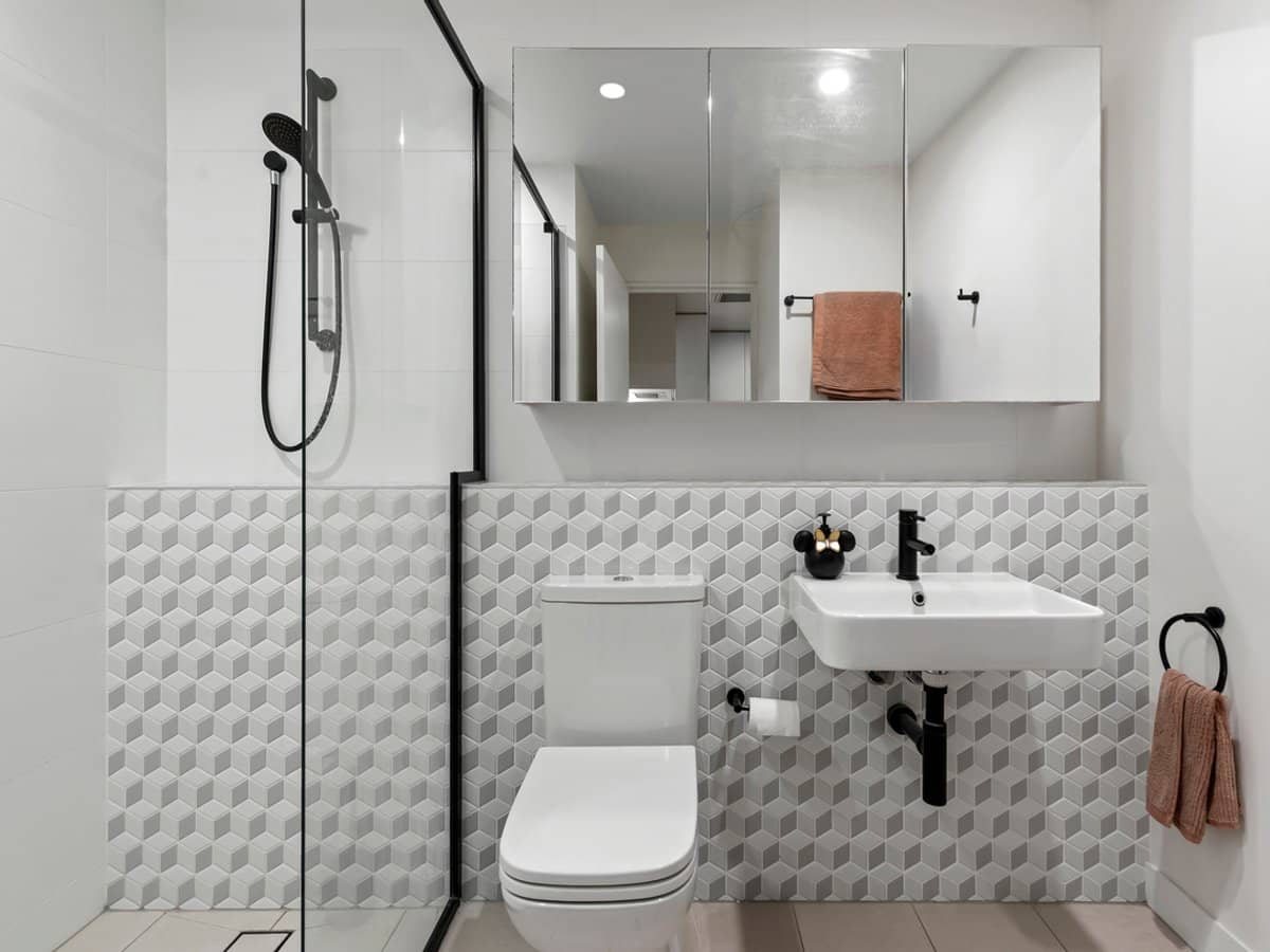 62 Logan Road, WOOLLOONGABBA - Thumbnail 7