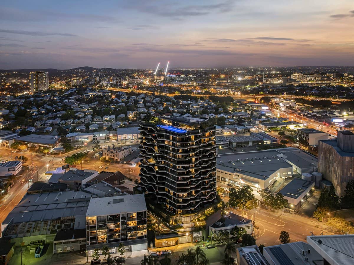 62 Logan Road, WOOLLOONGABBA - Thumbnail 14