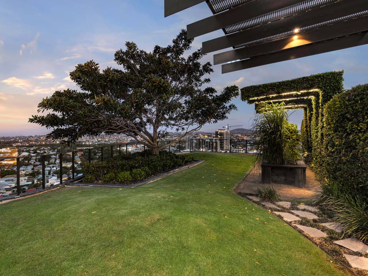 62 Logan Road, WOOLLOONGABBA - Thumbnail 17