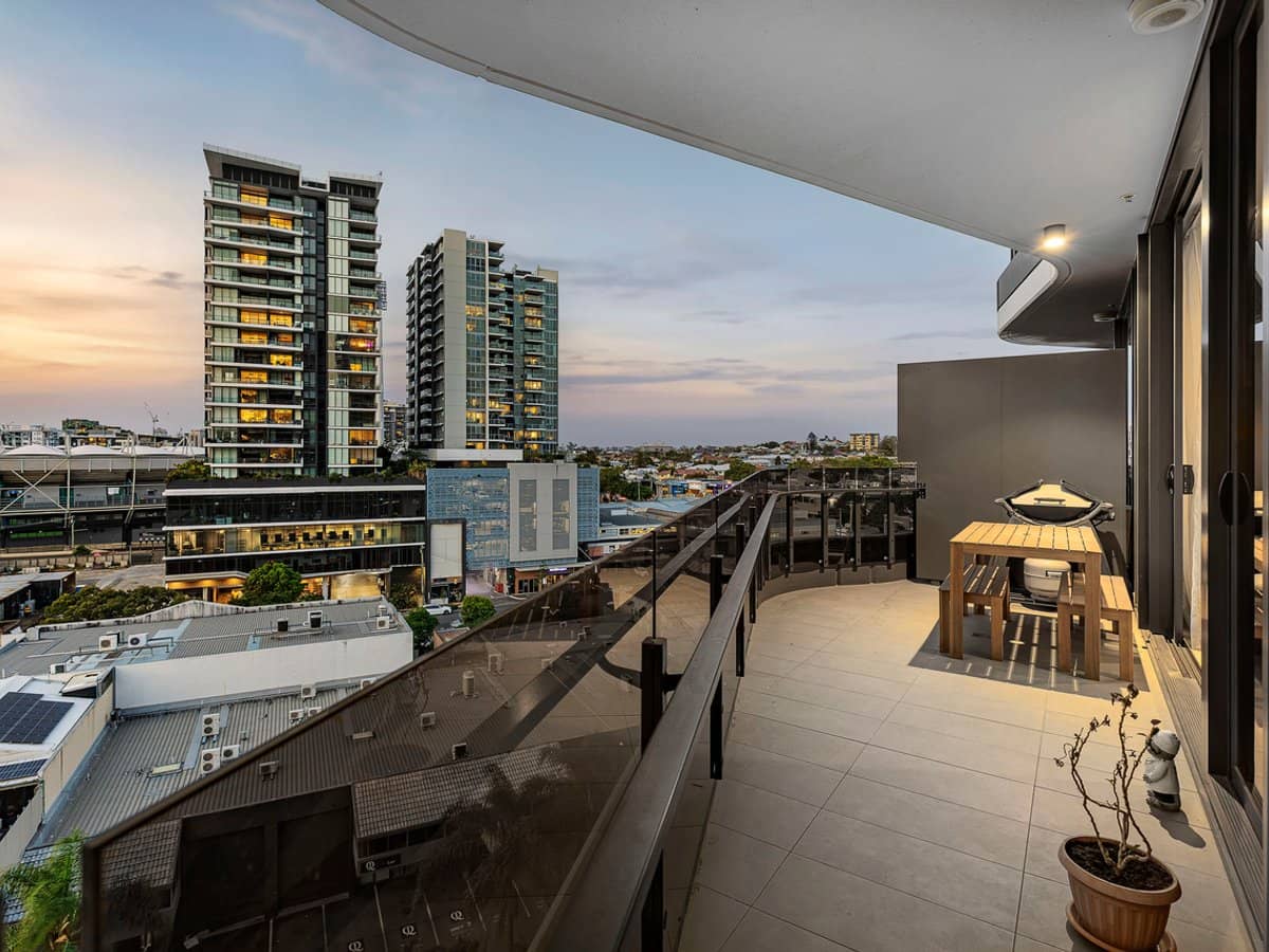 62 Logan Road, WOOLLOONGABBA - Thumbnail 20