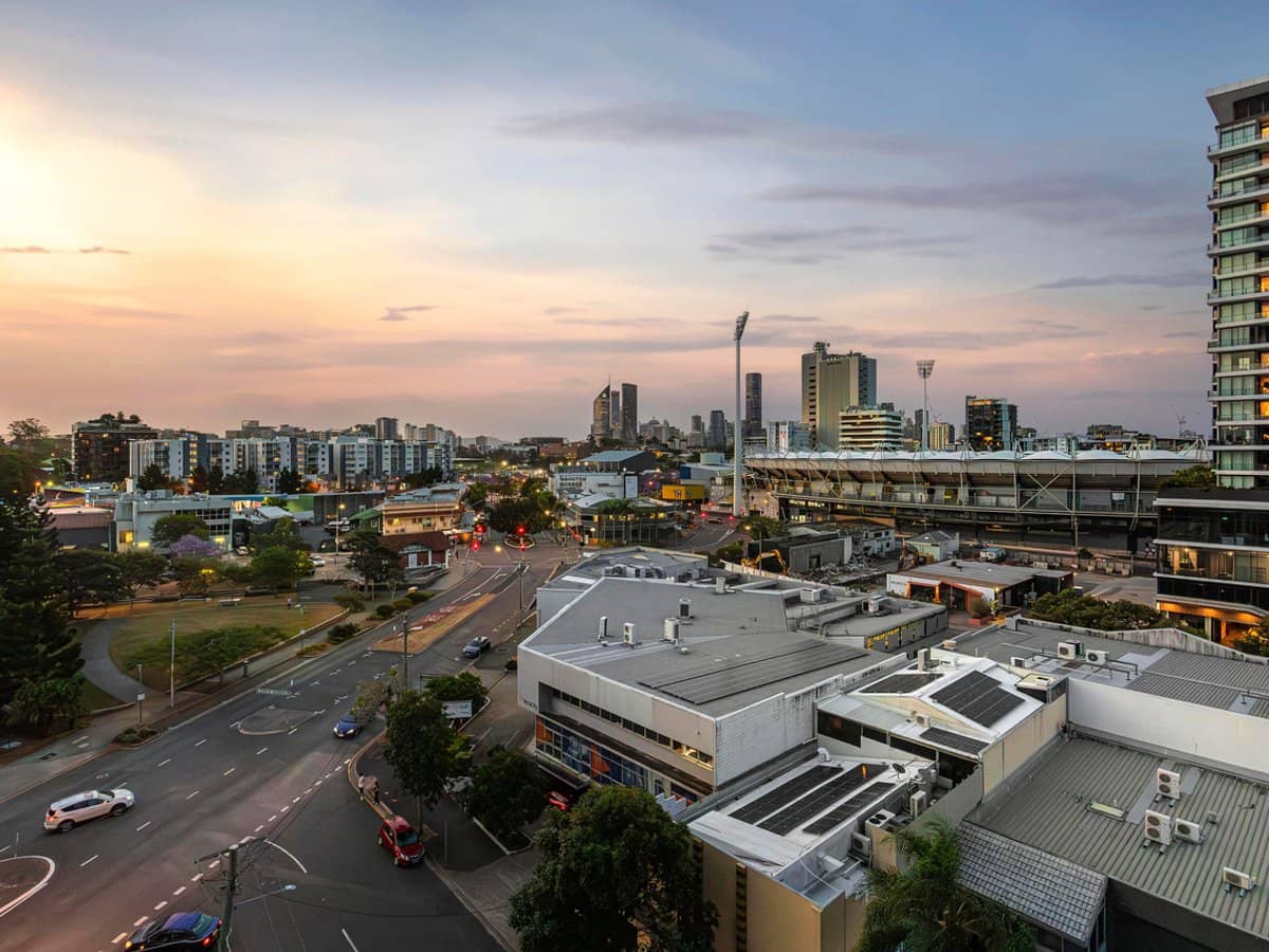 62 Logan Road, WOOLLOONGABBA - Thumbnail 21