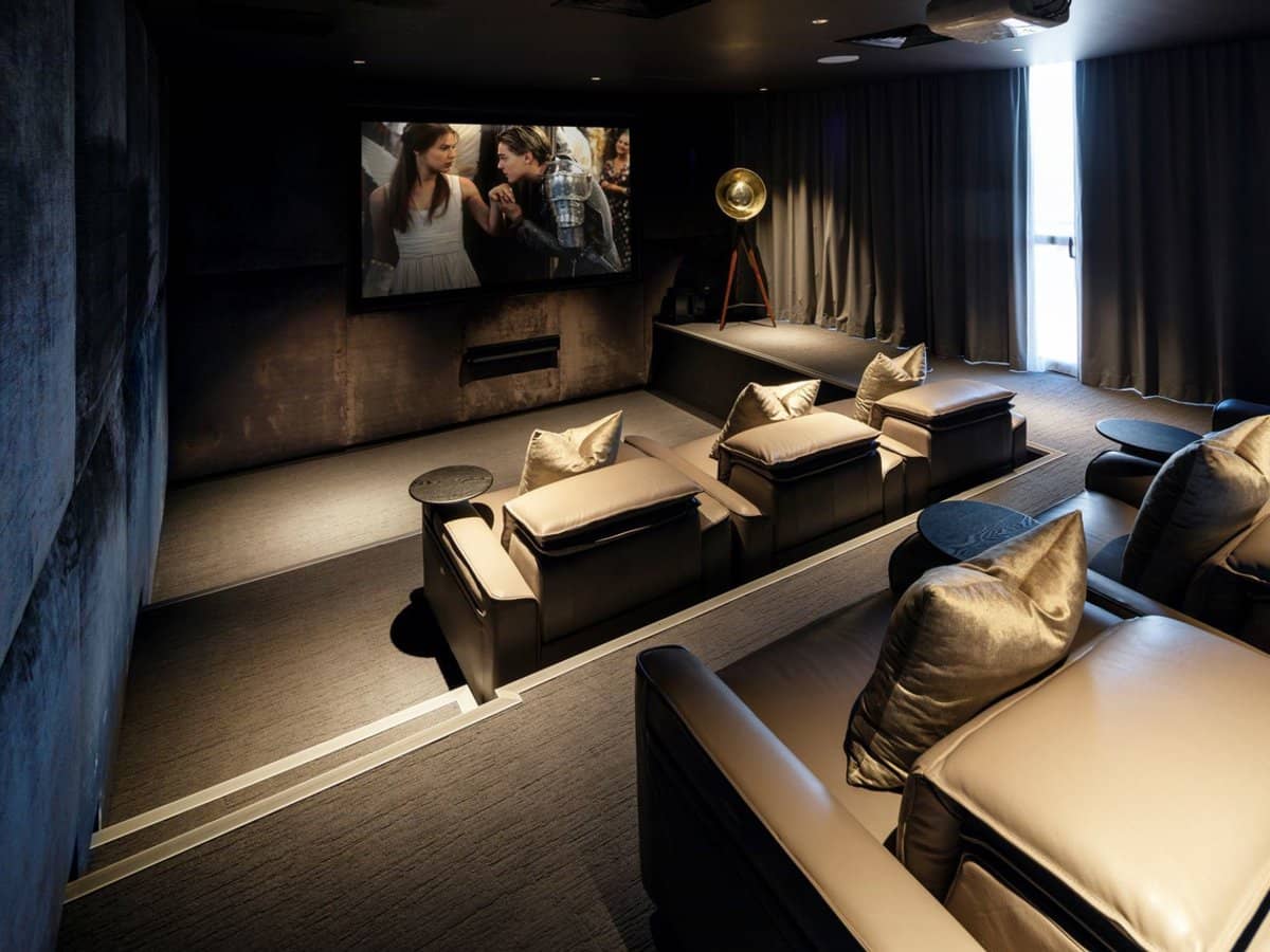 62 Logan Road, WOOLLOONGABBA - Thumbnail 24