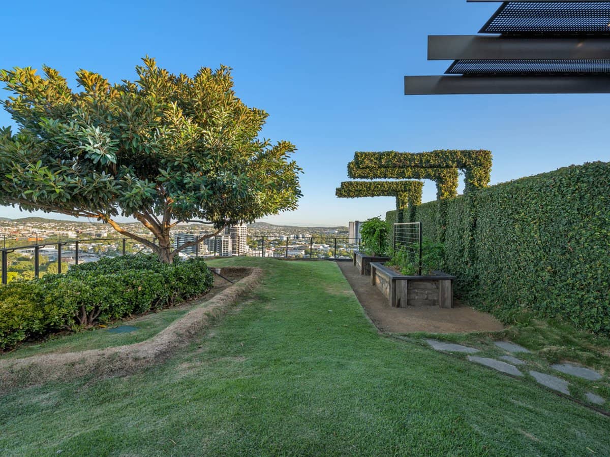 62 Logan Road, WOOLLOONGABBA - Thumbnail 26