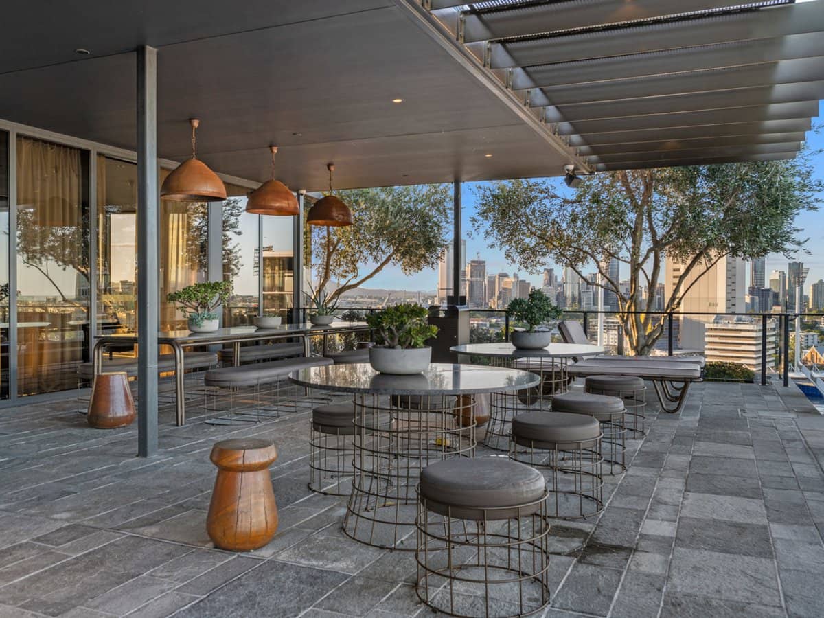 62 Logan Road, WOOLLOONGABBA - Thumbnail 27