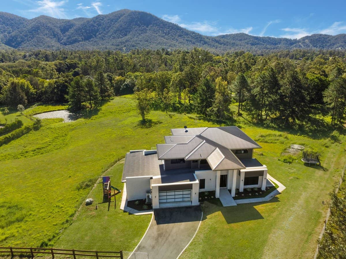 30 Springlands Place, HIGHVALE - Thumbnail 1