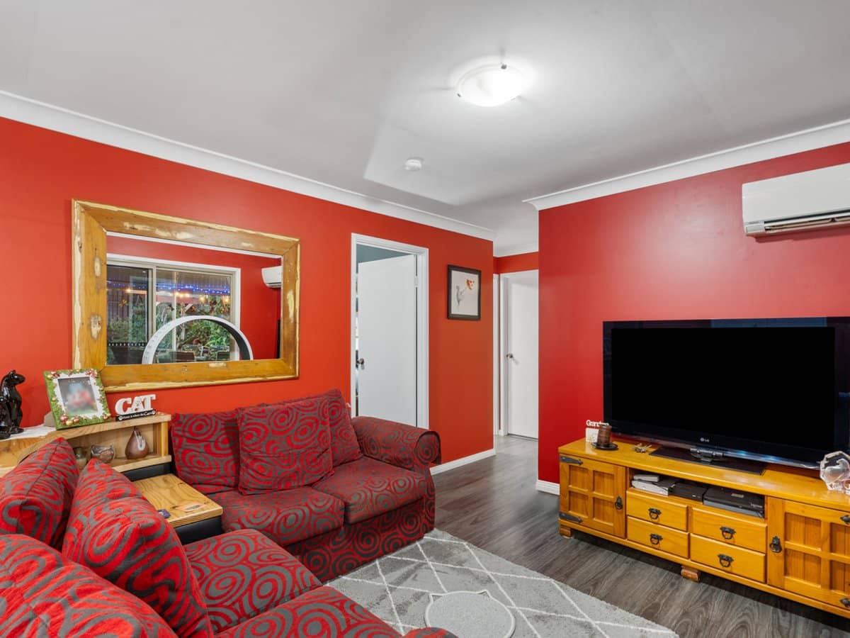 24 Forgan Smith Street, COLLINGWOOD PARK - Thumbnail 5