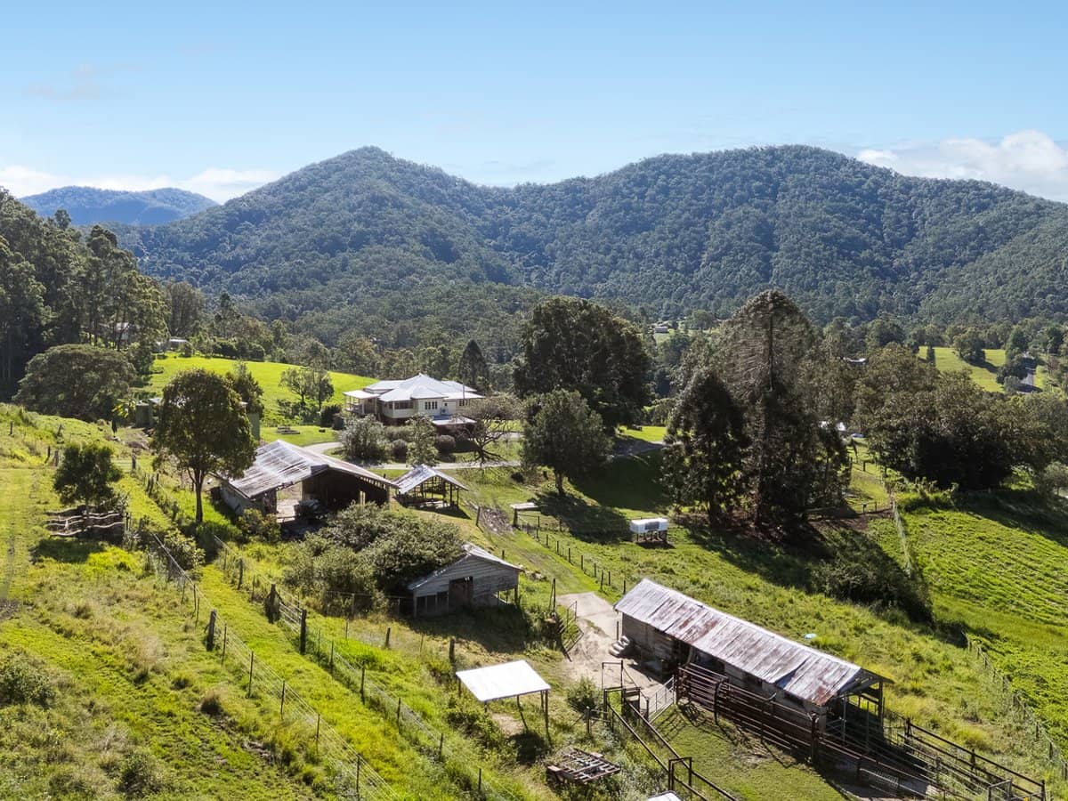 66 Morrison Road, Cedar Creek - Thumbnail 2