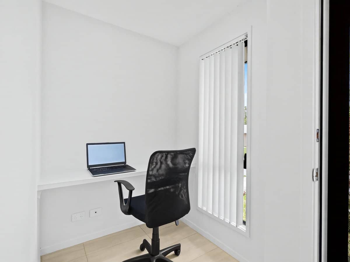 14 Almandin Street, LOGAN RESERVE - Thumbnail 11