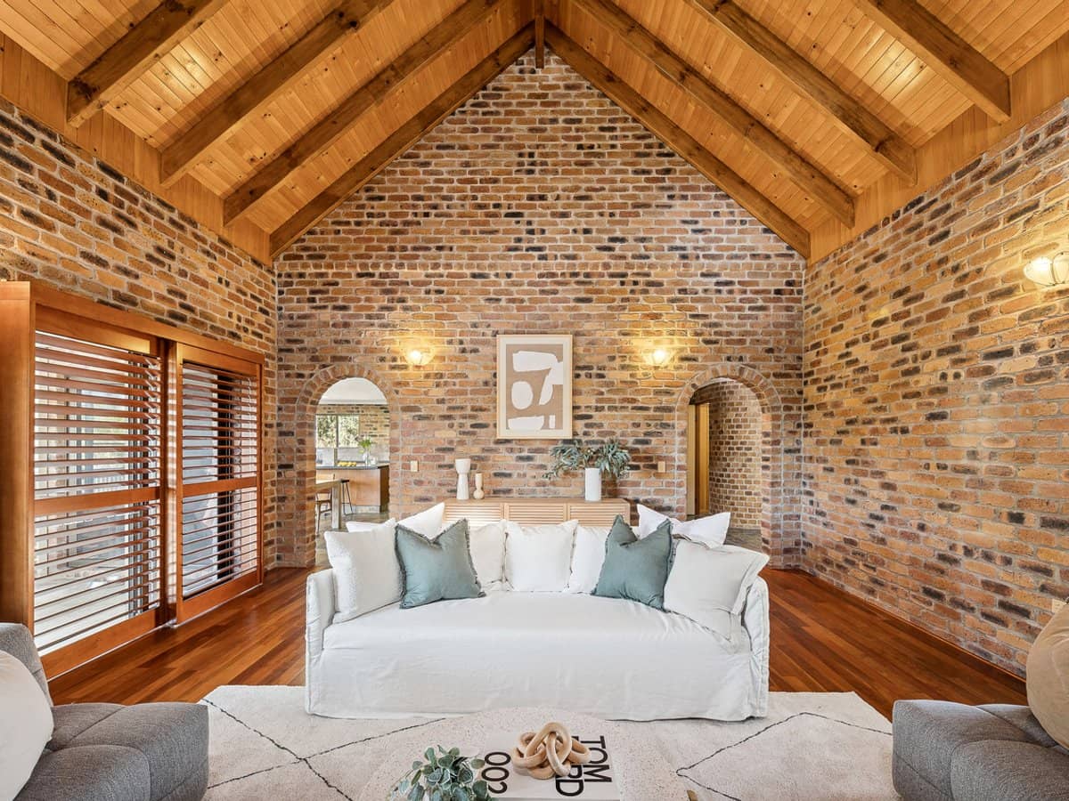 19 Seraya Court, Closeburn - Thumbnail 2