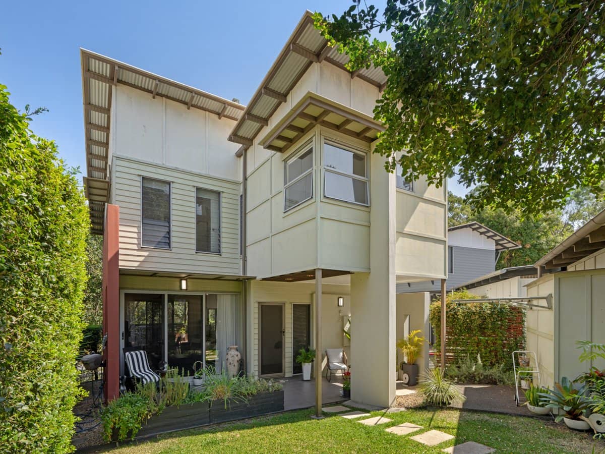 99 Brookwater Drive, BROOKWATER - Thumbnail 3