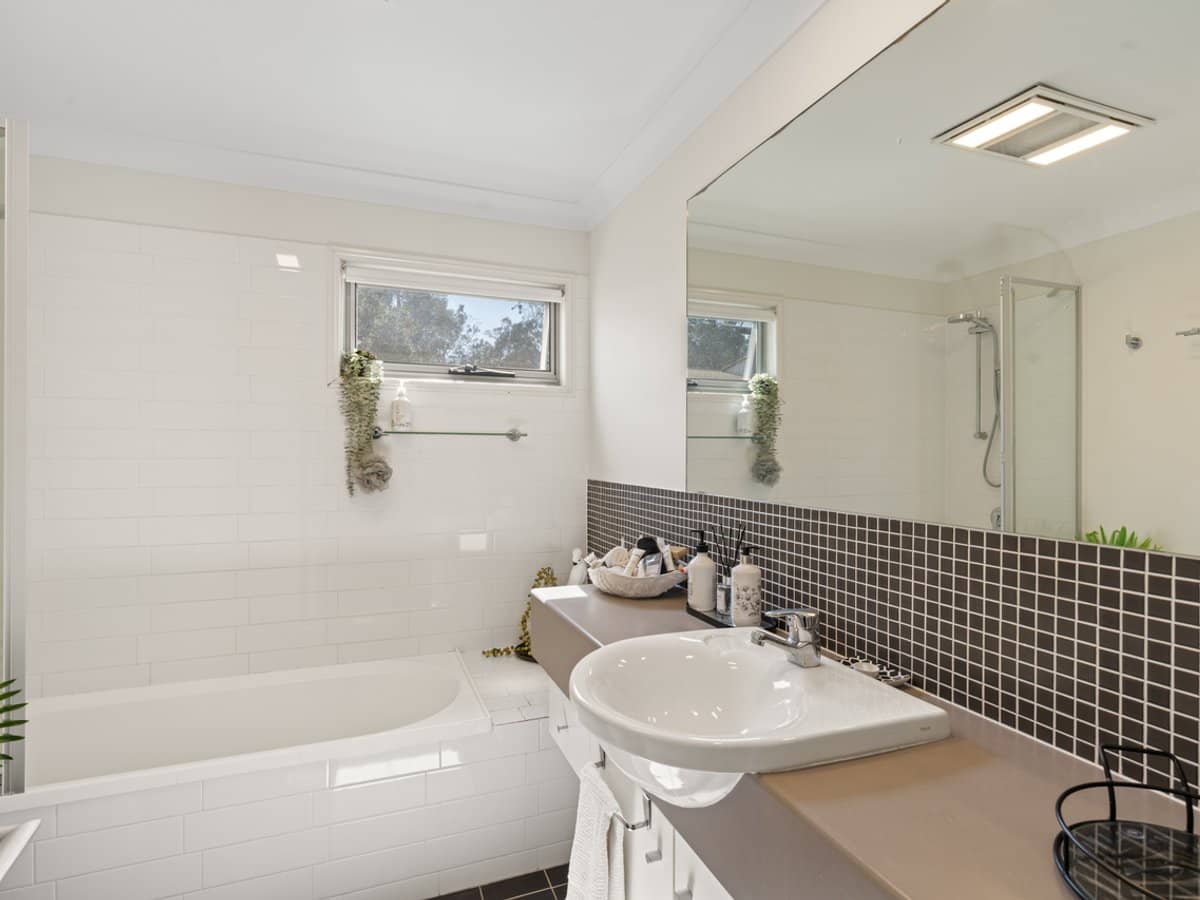 99 Brookwater Drive, BROOKWATER - Thumbnail 14