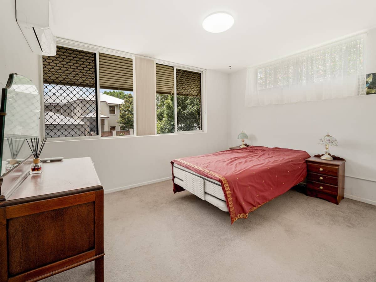 41 Reeve Street, CLAYFIELD - Thumbnail 9