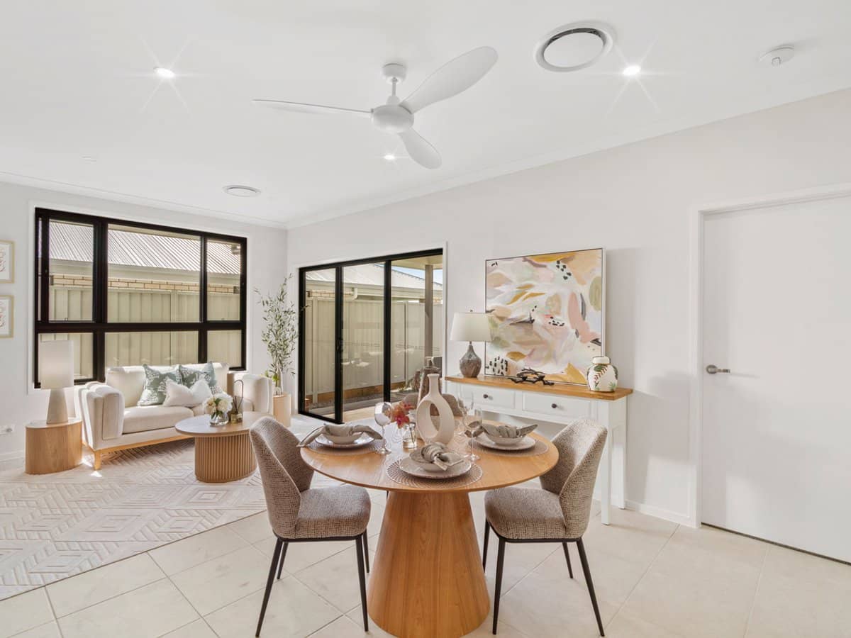 18 Vaulter Crescent, SOUTH RIPLEY - Thumbnail 3