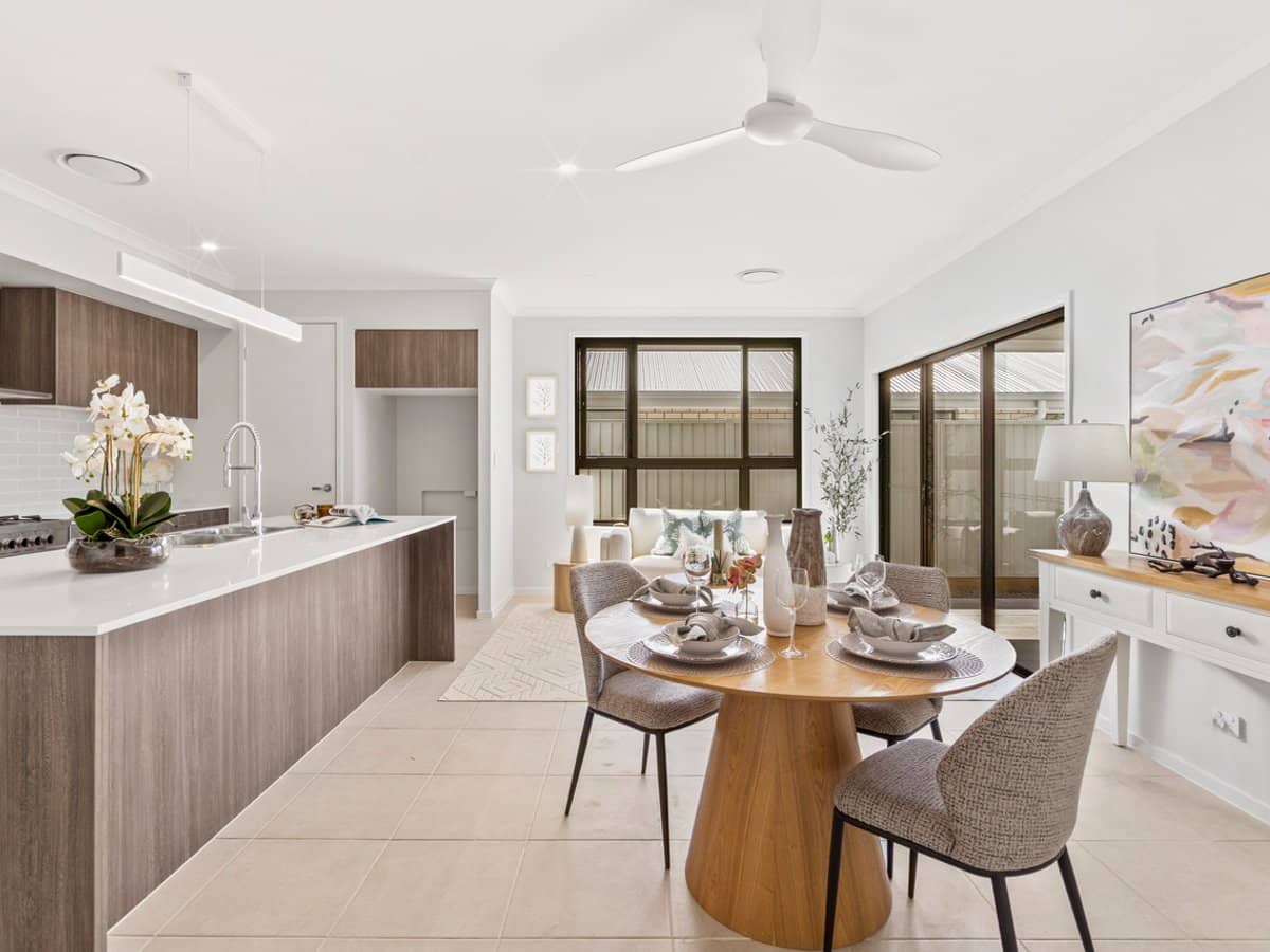 18 Vaulter Crescent, SOUTH RIPLEY - Thumbnail 5