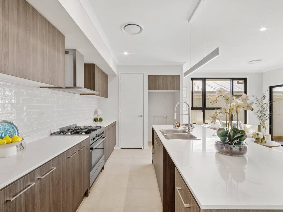 18 Vaulter Crescent, SOUTH RIPLEY - Thumbnail 8