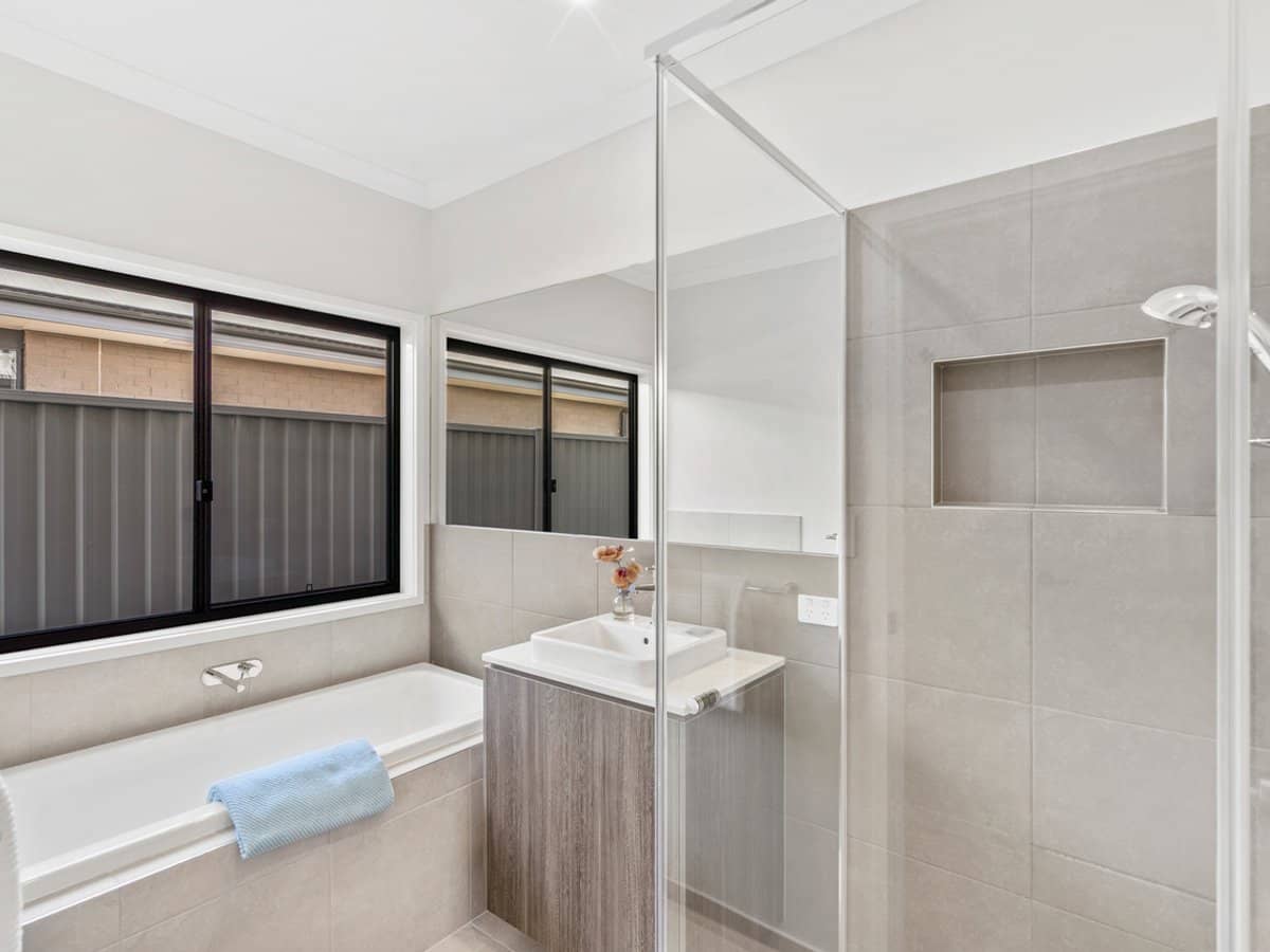 18 Vaulter Crescent, SOUTH RIPLEY - Thumbnail 14