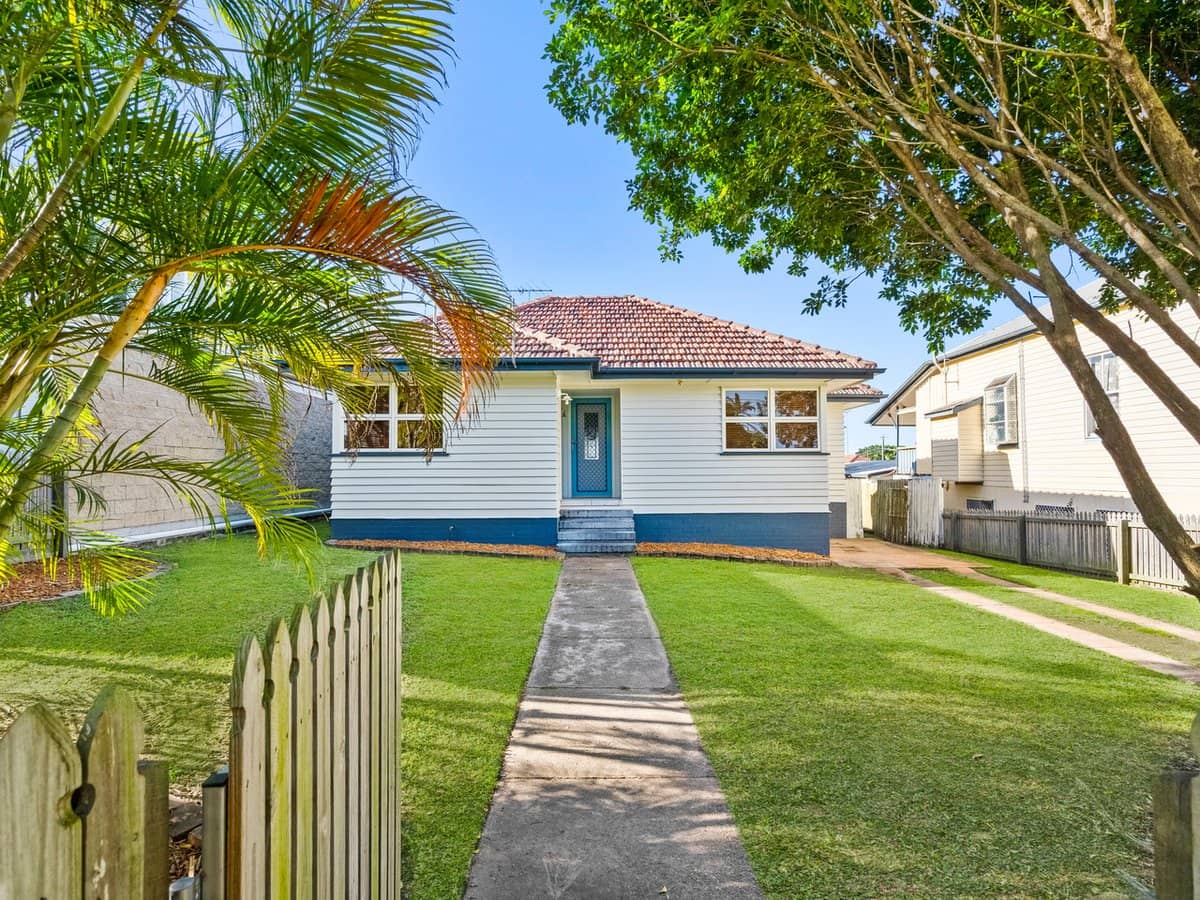 41 Adam Street, WYNNUM - Thumbnail 1