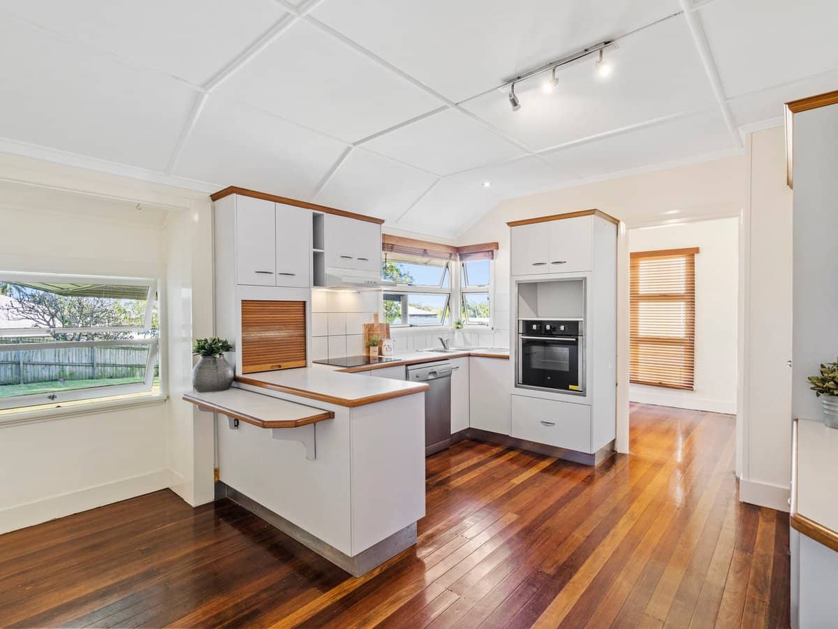 41 Adam Street, WYNNUM - Thumbnail 5