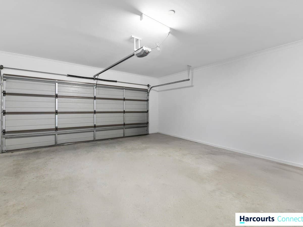 77 Avondale Crescent, PARKINSON - Thumbnail 7